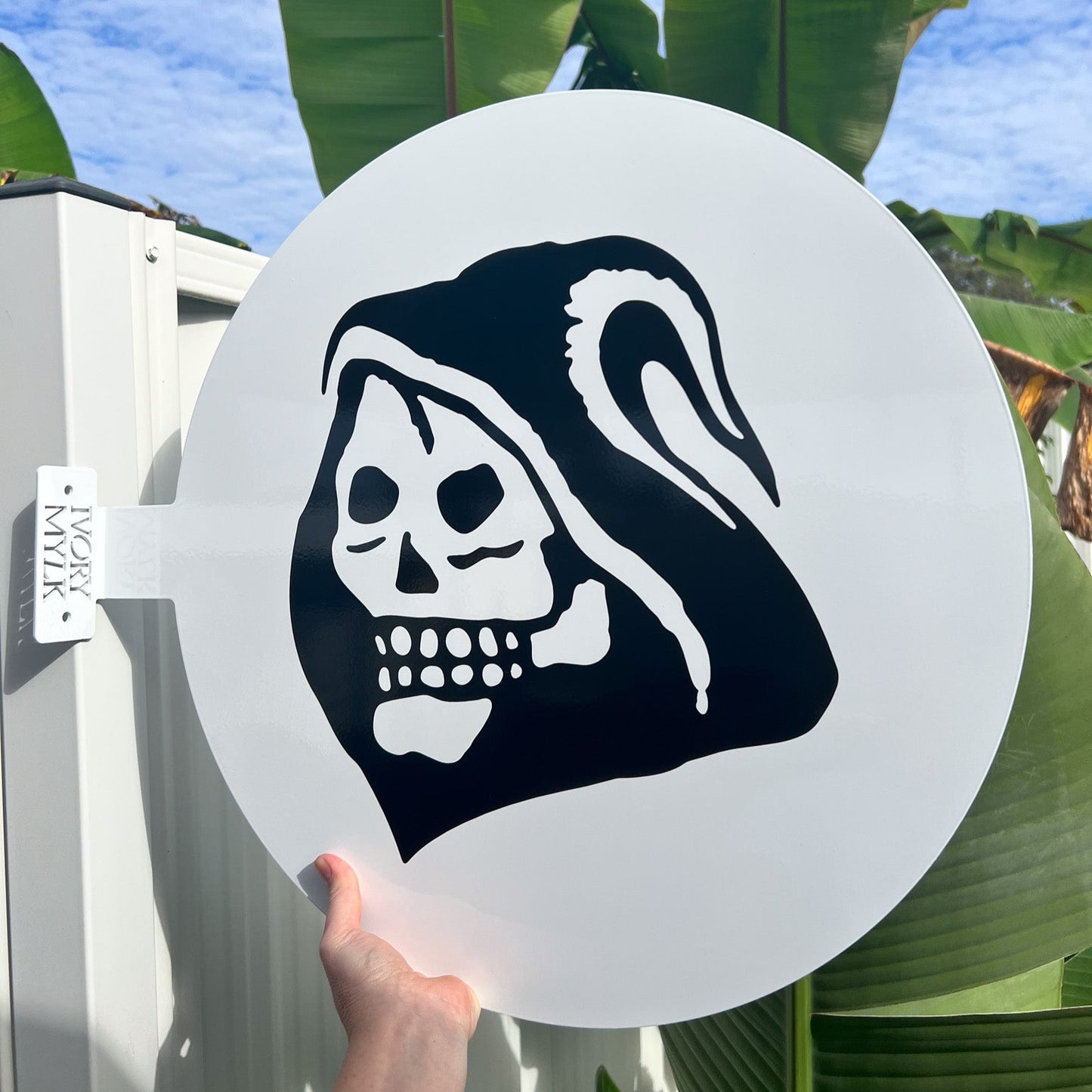 Round Metal Fold Sign