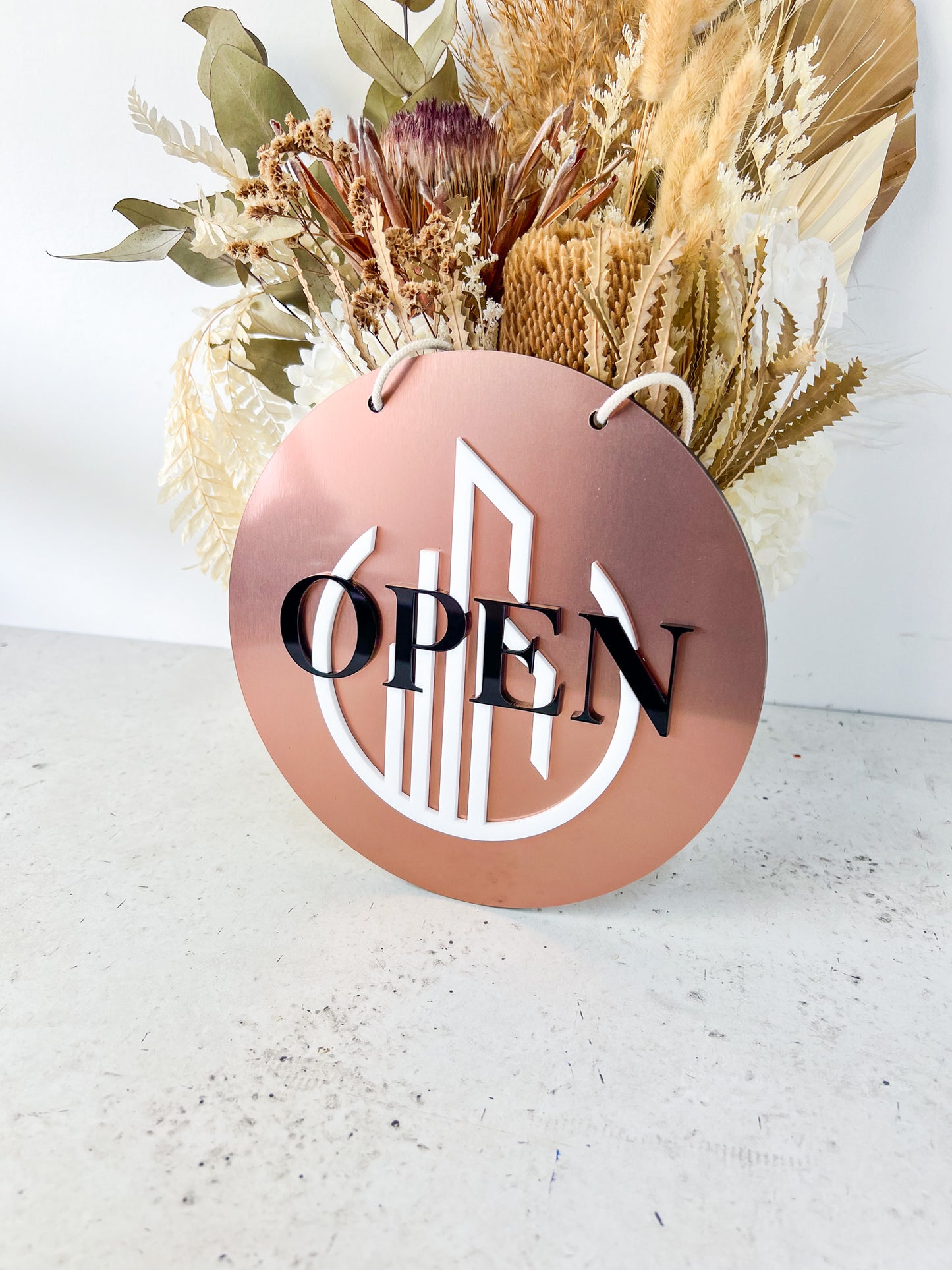 Round Open/Closed Sign